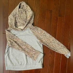 Boutique Girl's size 4 grey and leopard print hooded sweatshirt.